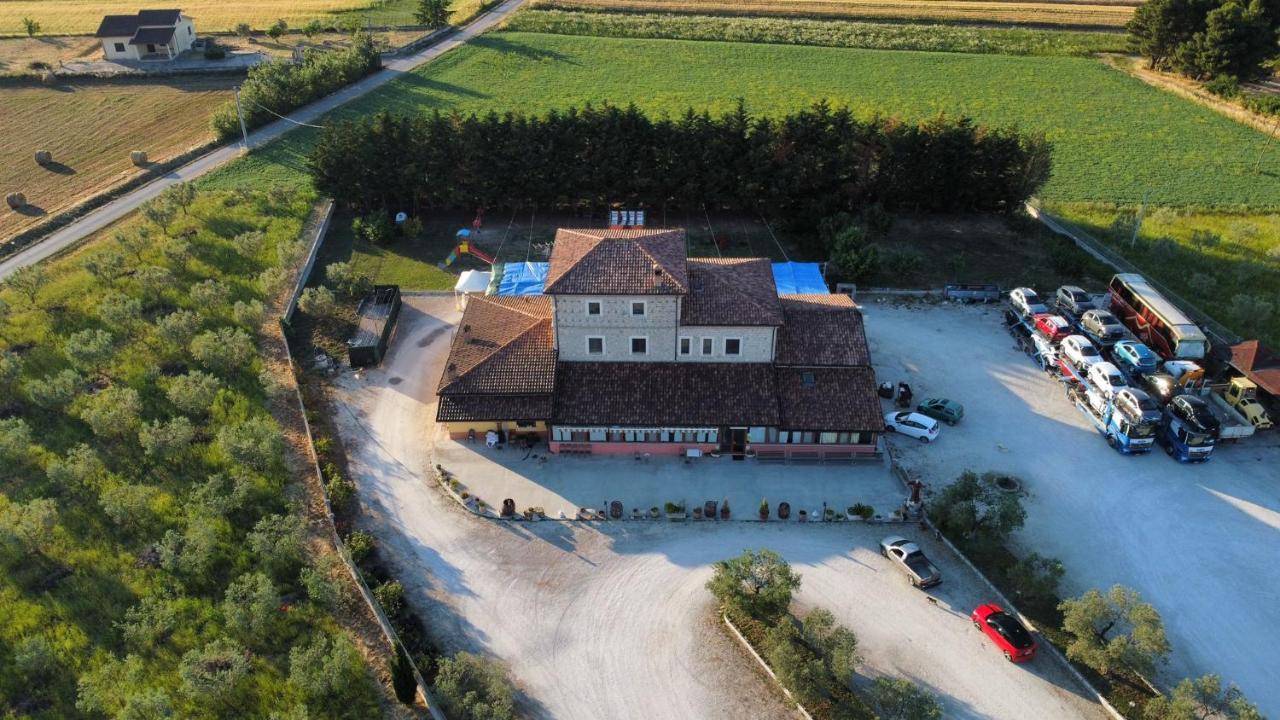 Agriturismo La Vecchia Cascina Di Paolo & Belinda Villa Pietrelcina Buitenkant foto