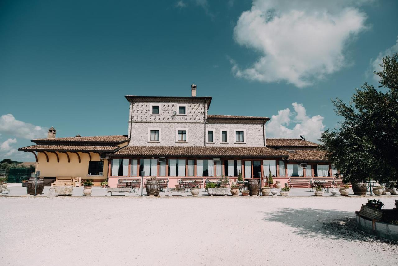 Agriturismo La Vecchia Cascina Di Paolo & Belinda Villa Pietrelcina Buitenkant foto
